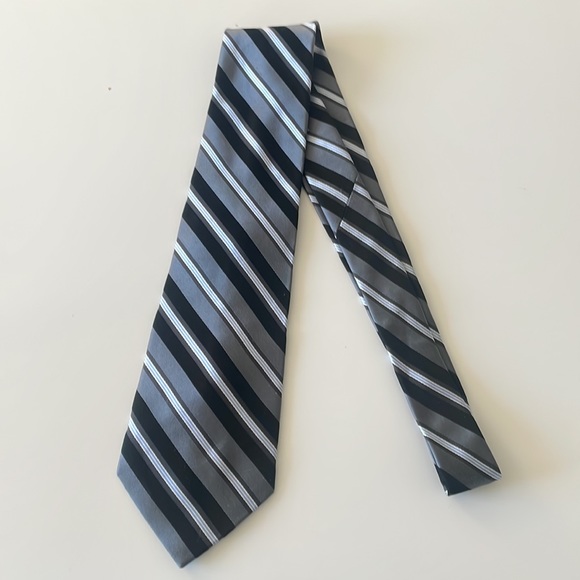 Bugatti Black Grey and White Striped Men’s Formal Silk Tie - Picture 6 of 8